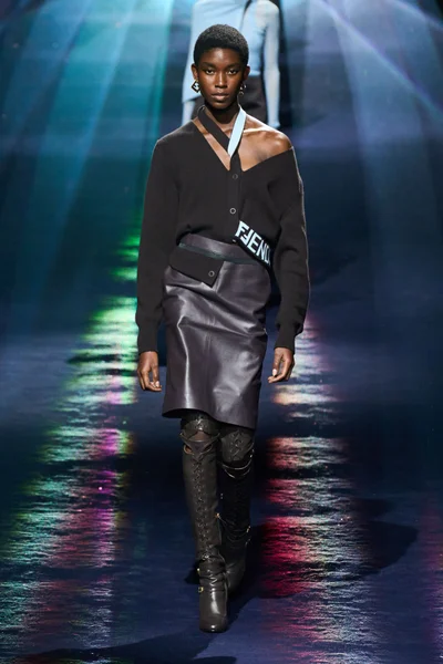 Look 32